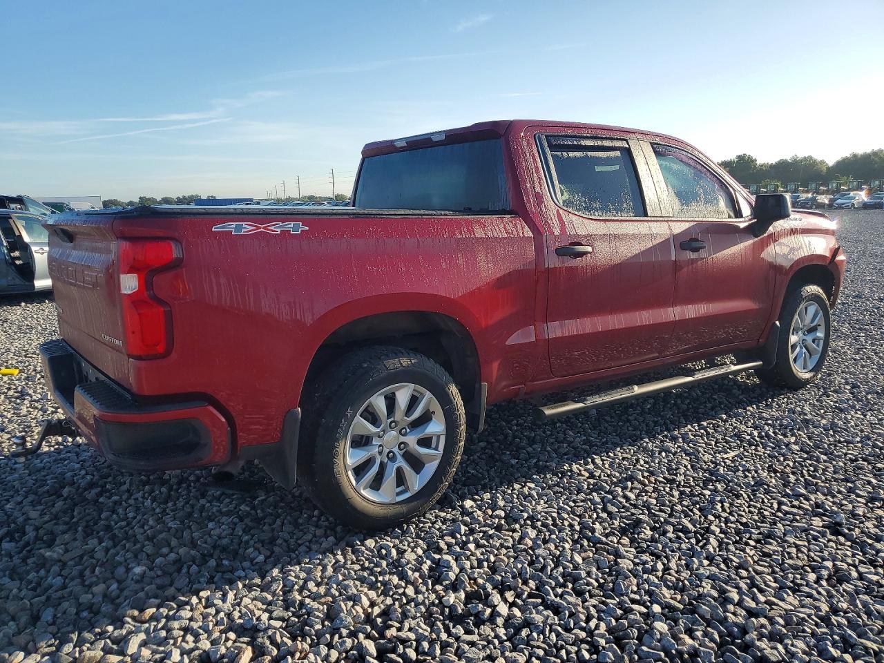 2020 Chevrolet Silverado K1500 Custom - Фото 3
