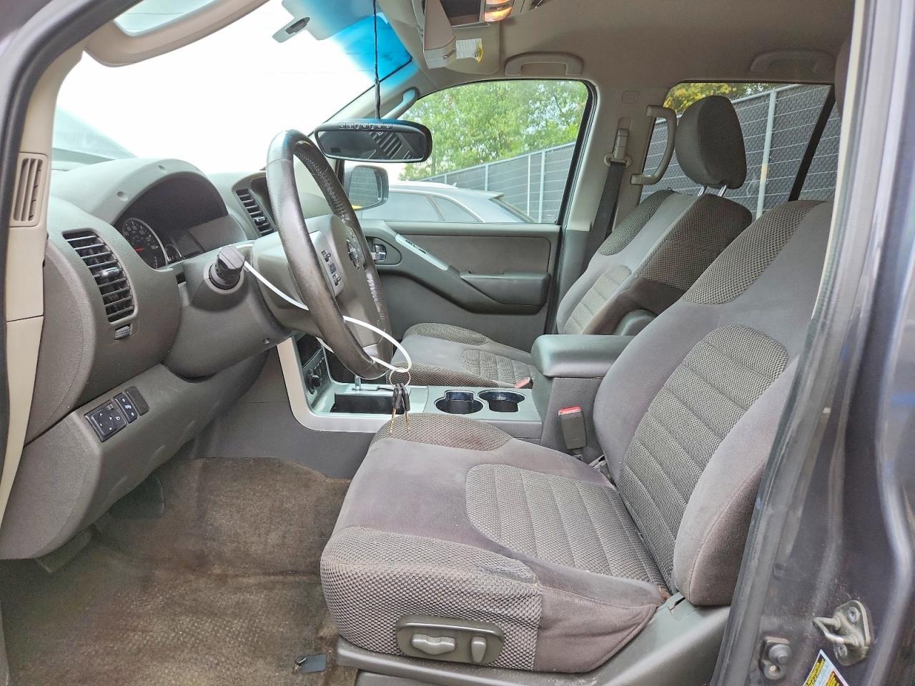 2012 Nissan Pathfinder S - Image 7