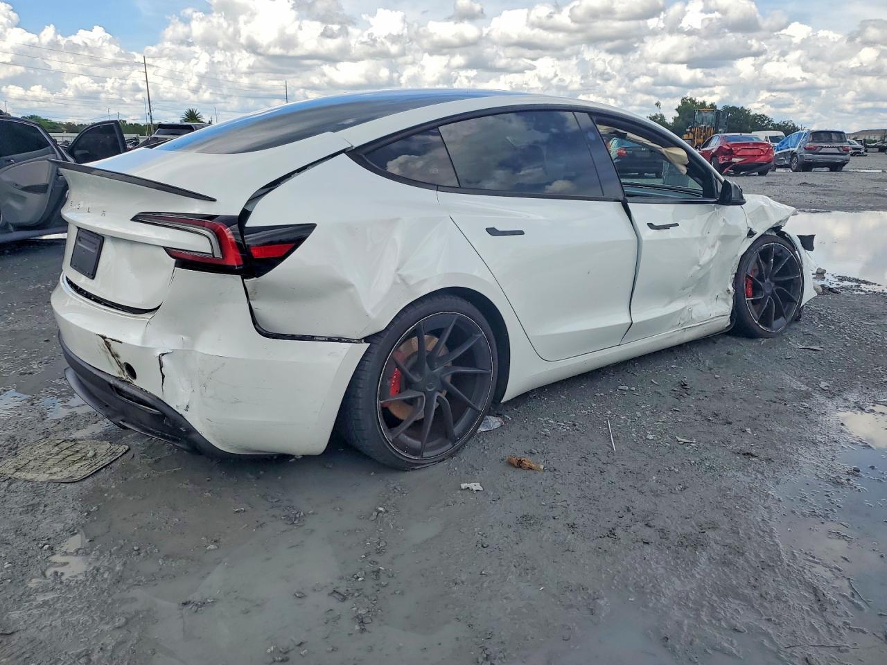 2025 Tesla Model 3 - Image 3