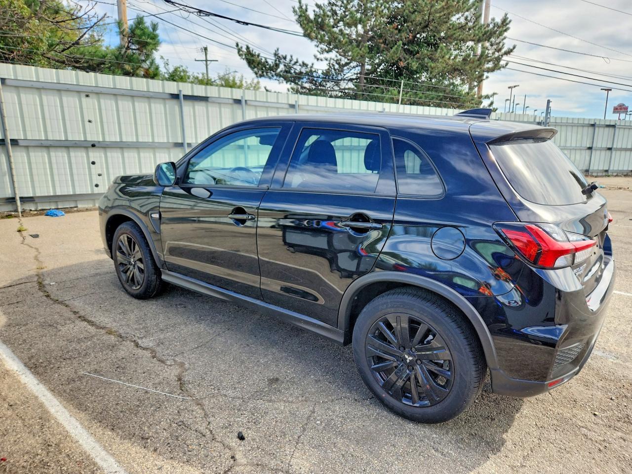 2025 Mitsubishi Outlander Sport S - Фото 2