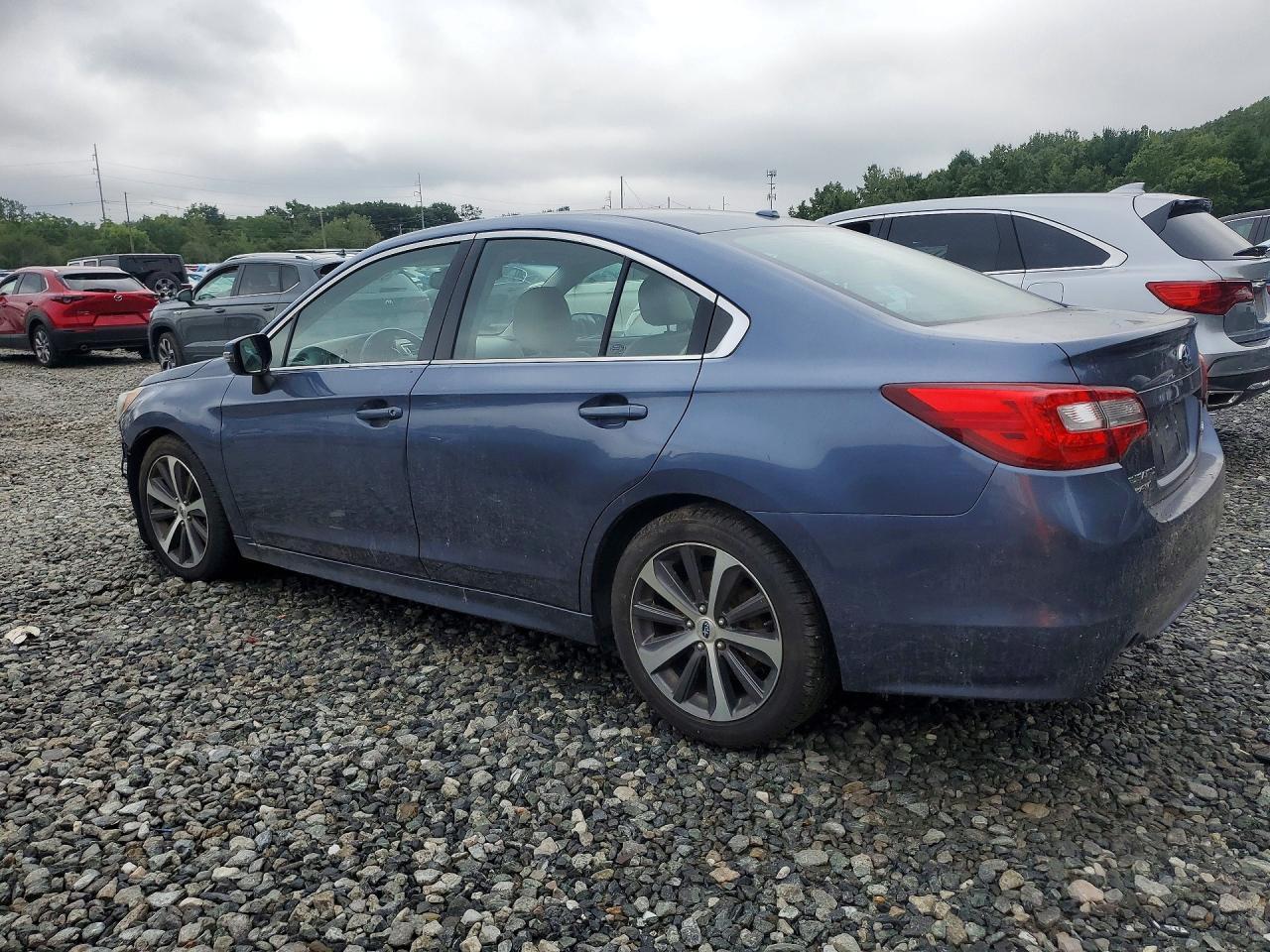 2015 Subaru Legacy 2.5I Limited - Фото 2
