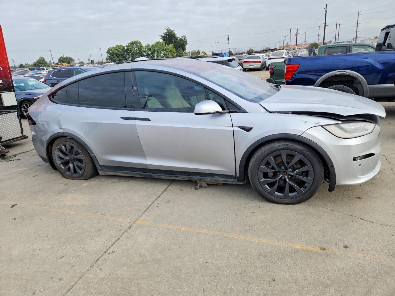 2025 Tesla Model X - Фото 4