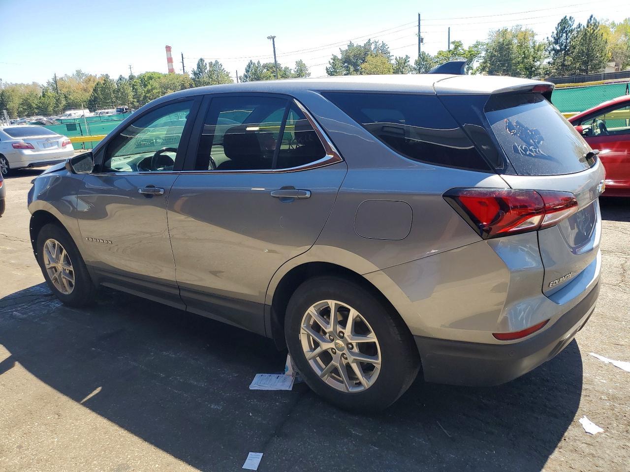 2023 Chevrolet Equinox Lt - Image 2