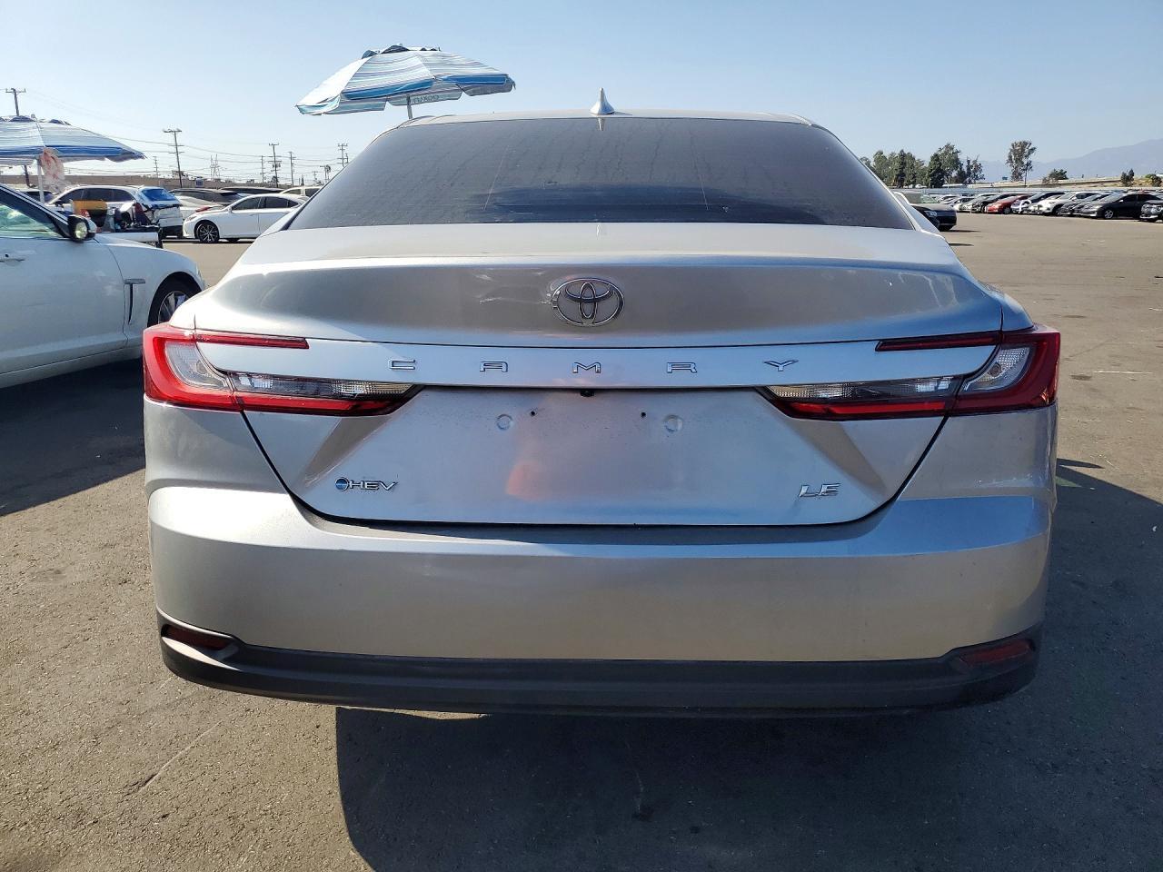 2025 Toyota Camry Le - Фото 6