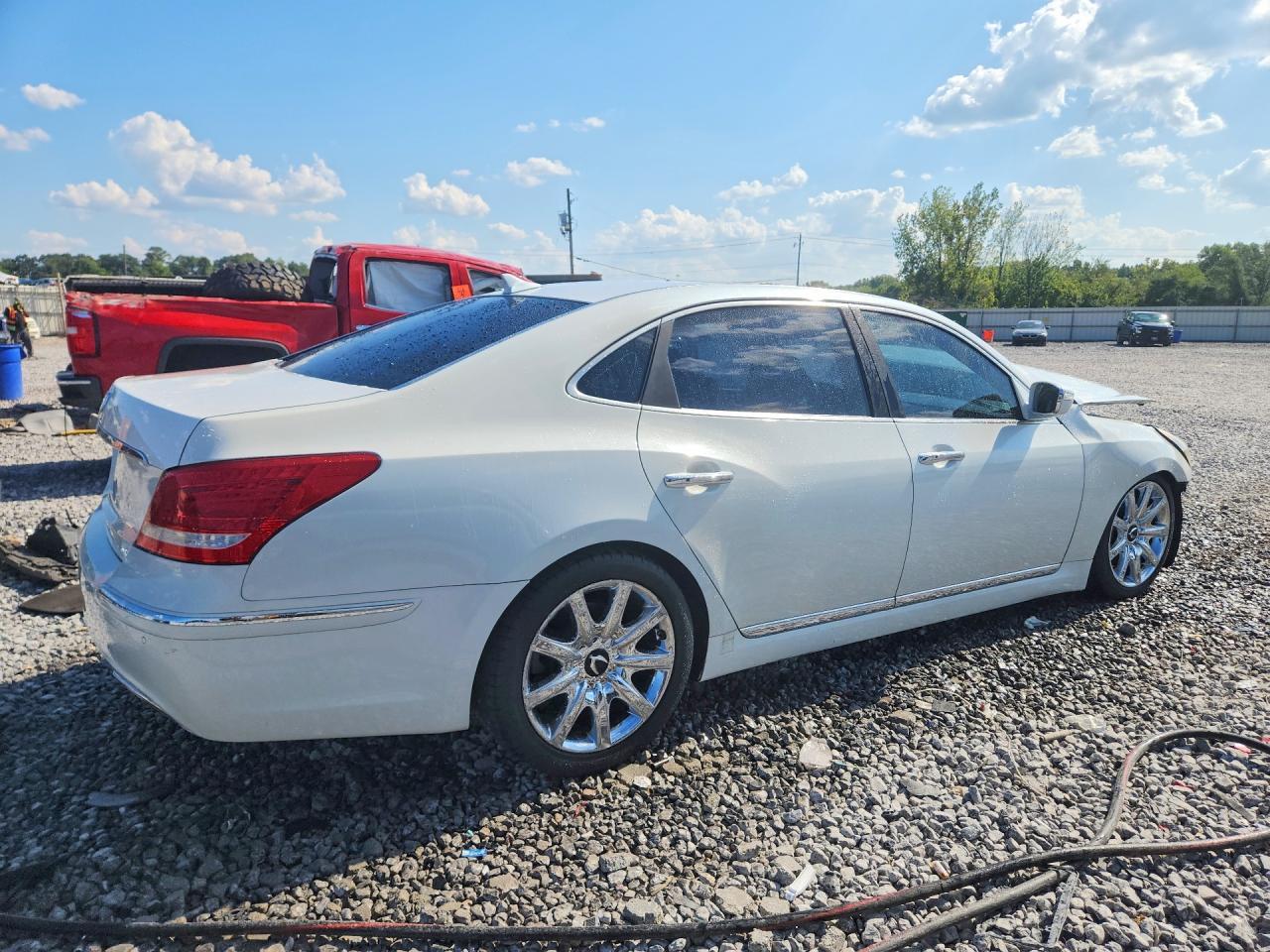 2012 Hyundai Equus Signature - Image 3