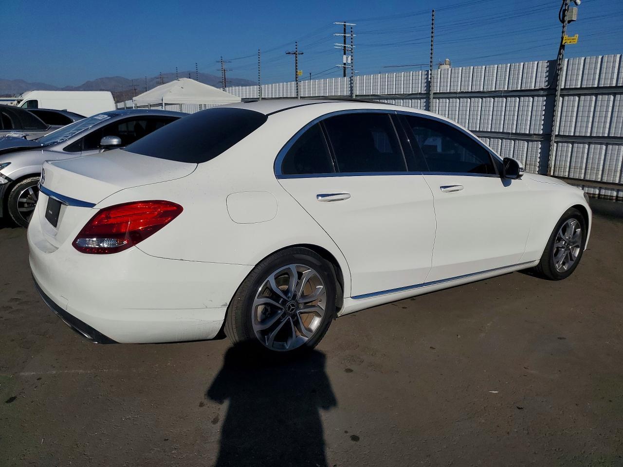 2018 Mercedes-Benz C 300 - Фото 3