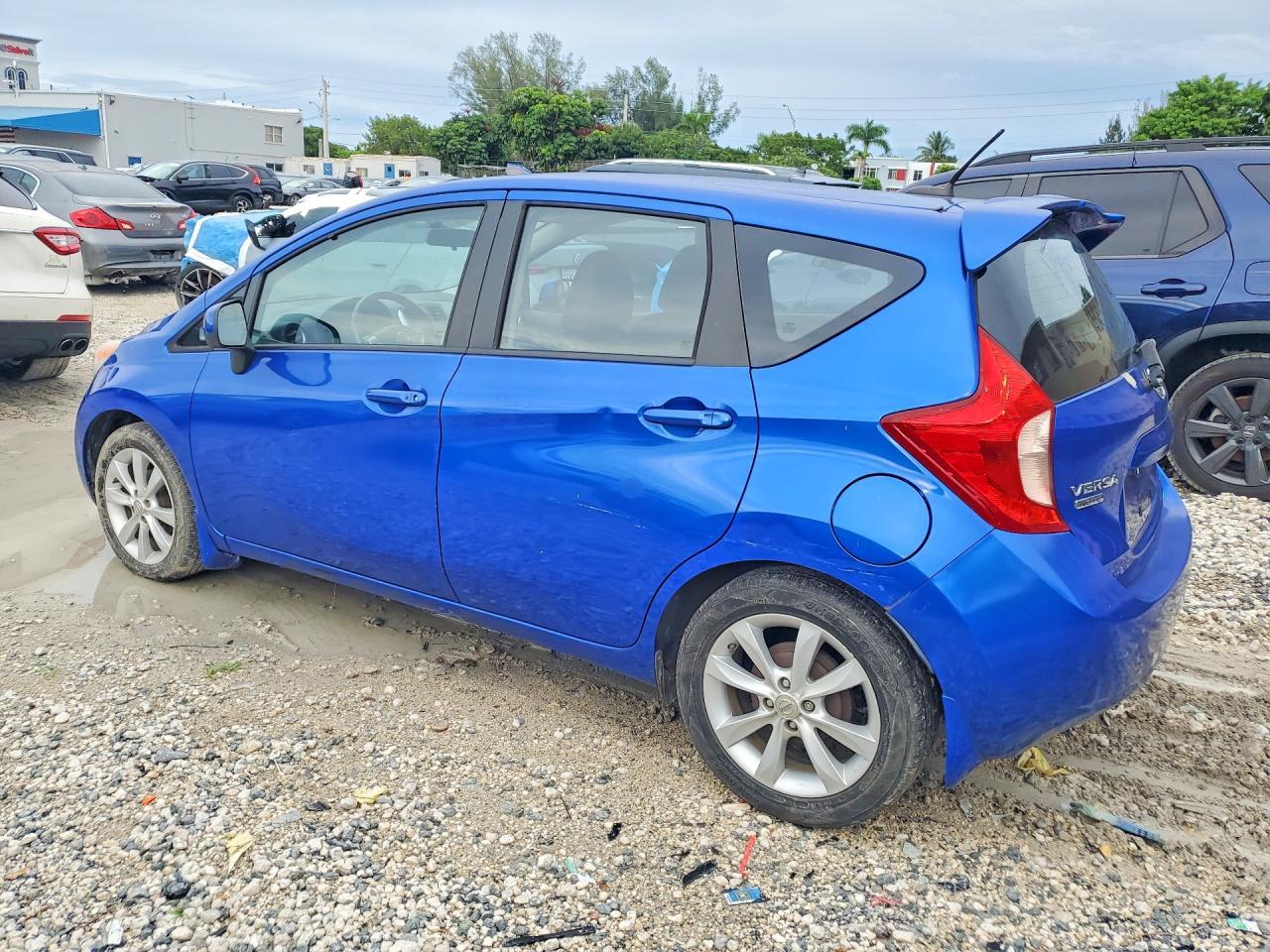 2014 Nissan Versa Note S - Image 2
