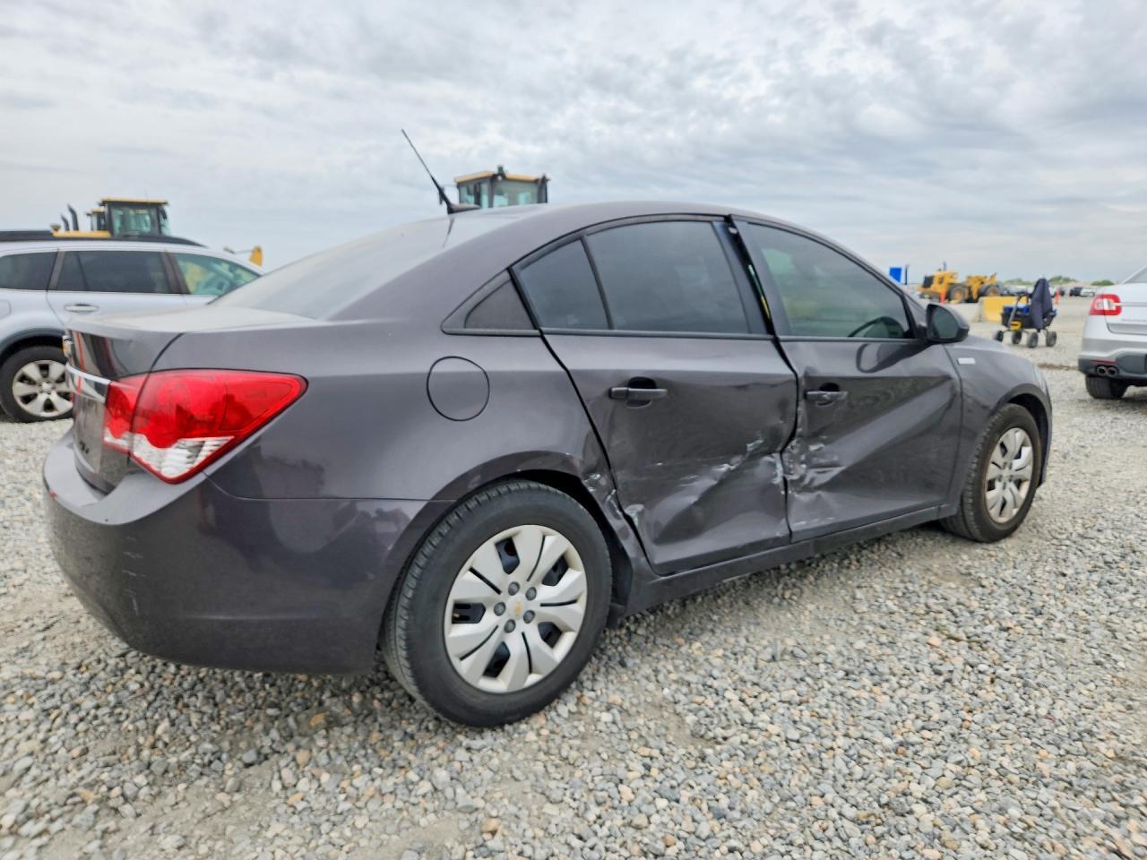 2014 Chevrolet Cruze Ls - Фото 3