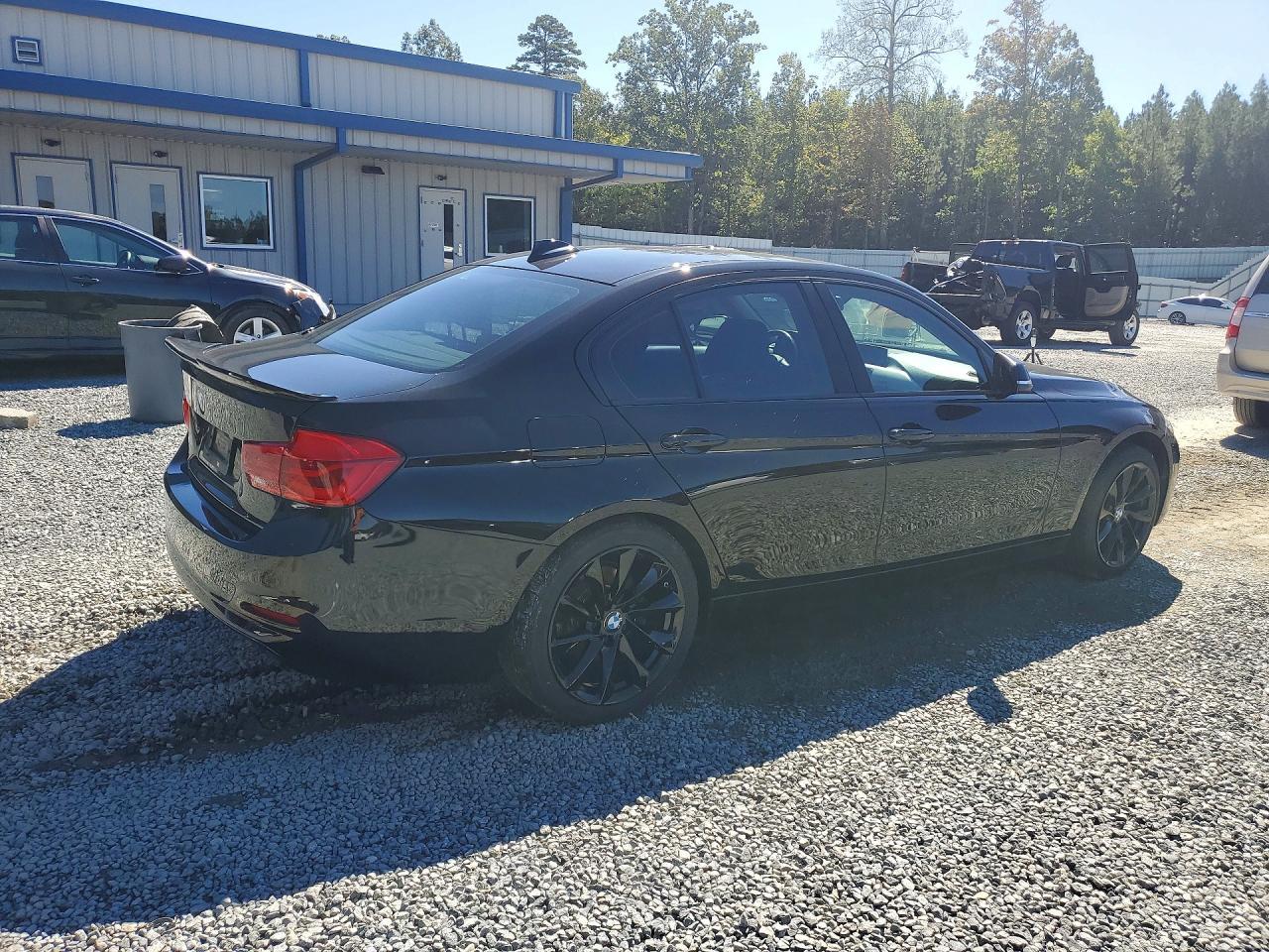 2018 BMW 320 I - Image 3