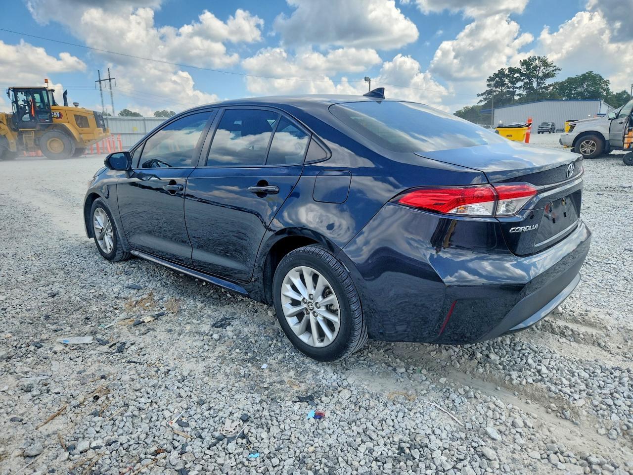 2021 Toyota Corolla Le - Image 2