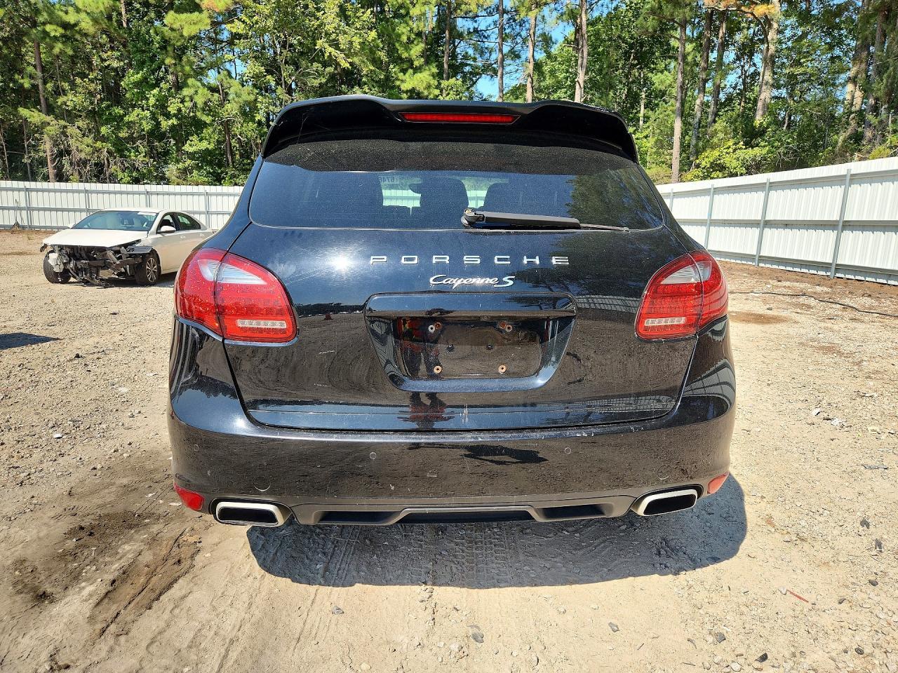 2014 Porsche Cayenne S - Image 6