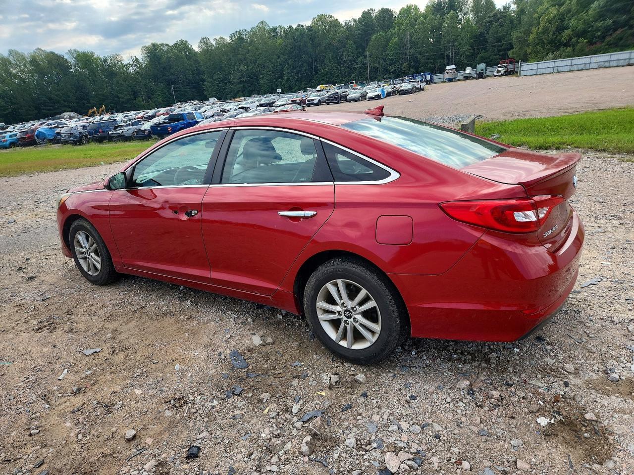 2017 Hyundai Sonata Se - Image 2