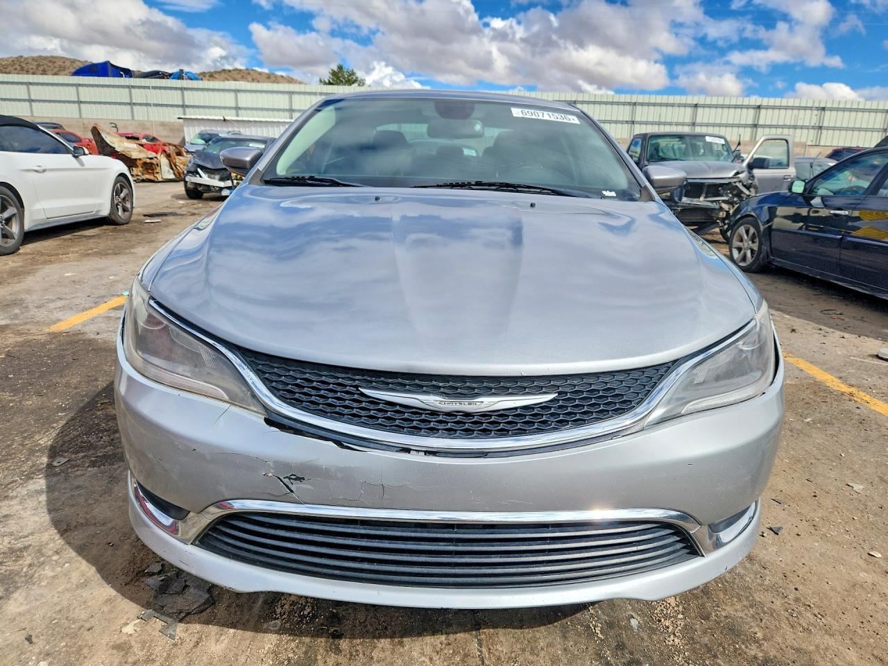2015 Chrysler 200 Limited - Фото 5