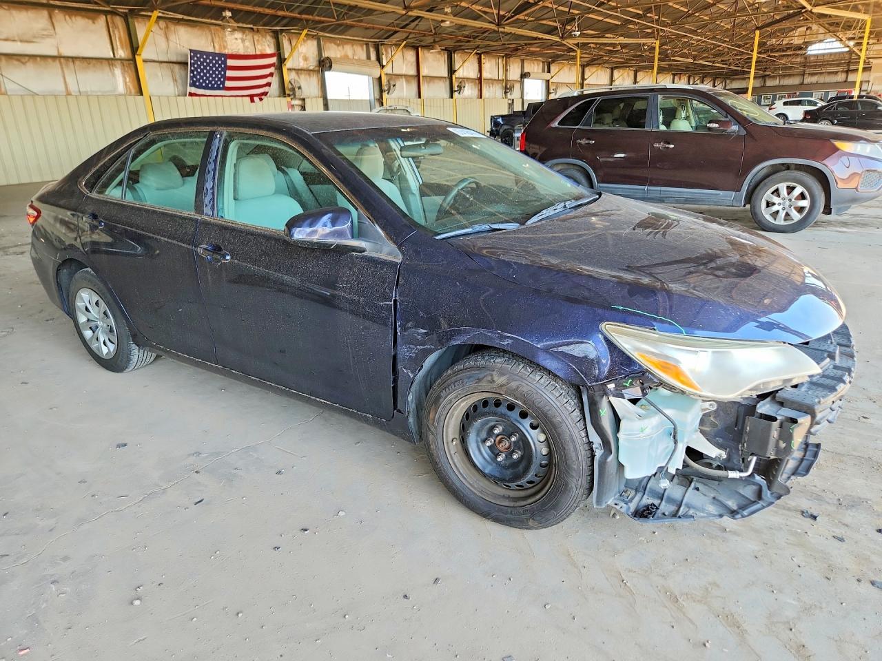 2016 Toyota Camry Le - Фото 4