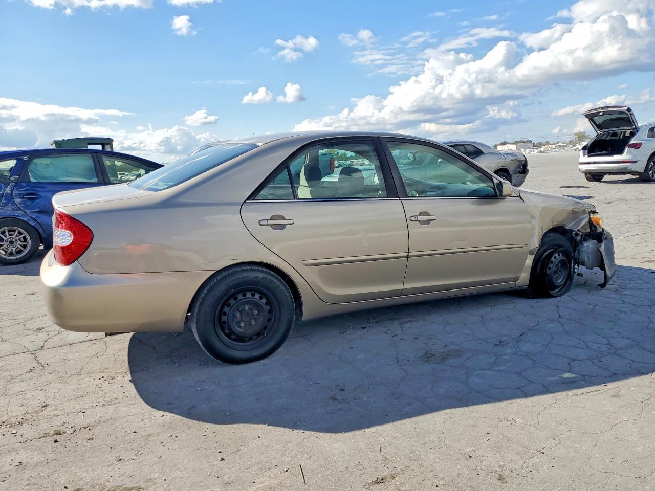 2004 Toyota Camry Le - Image 3
