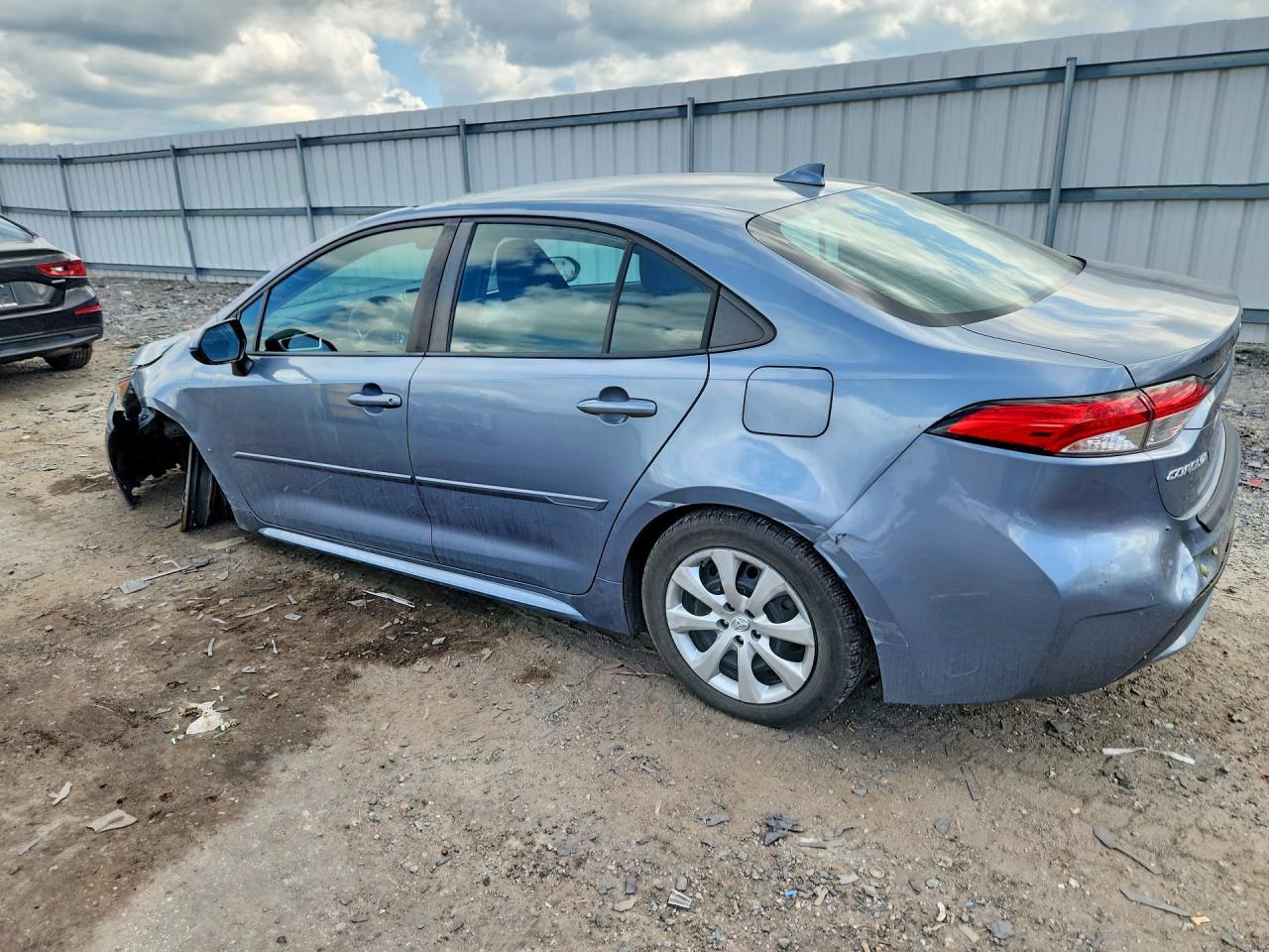 2021 Toyota Corolla Le - Фото 2