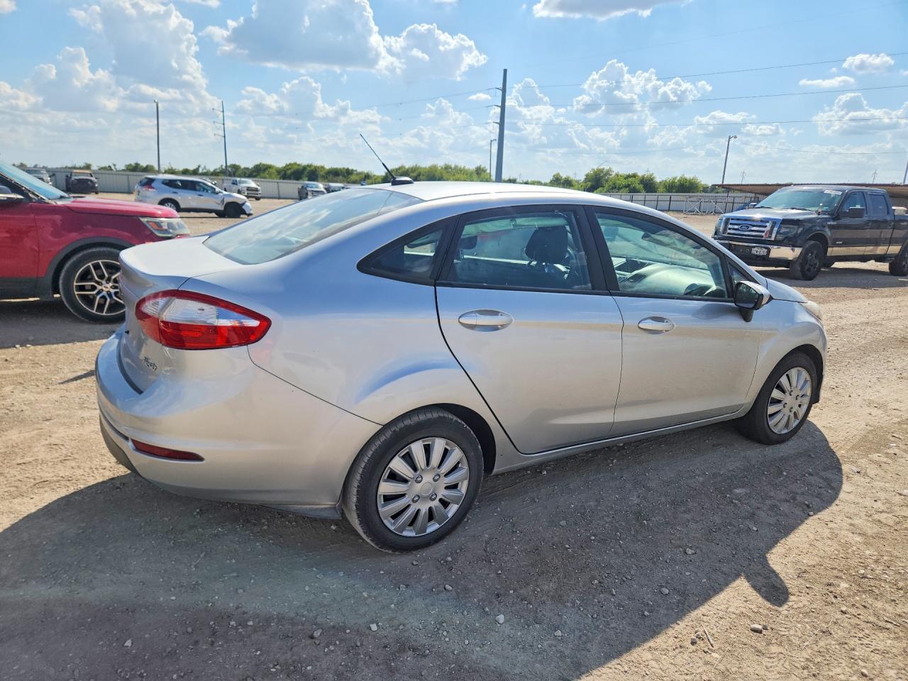2018 Ford Fiesta S - Фото 3