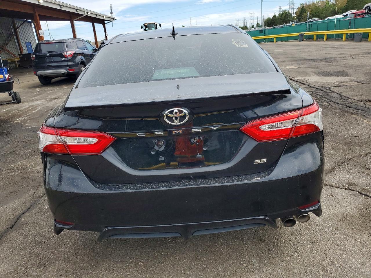 2019 Toyota Camry Se - Image 6