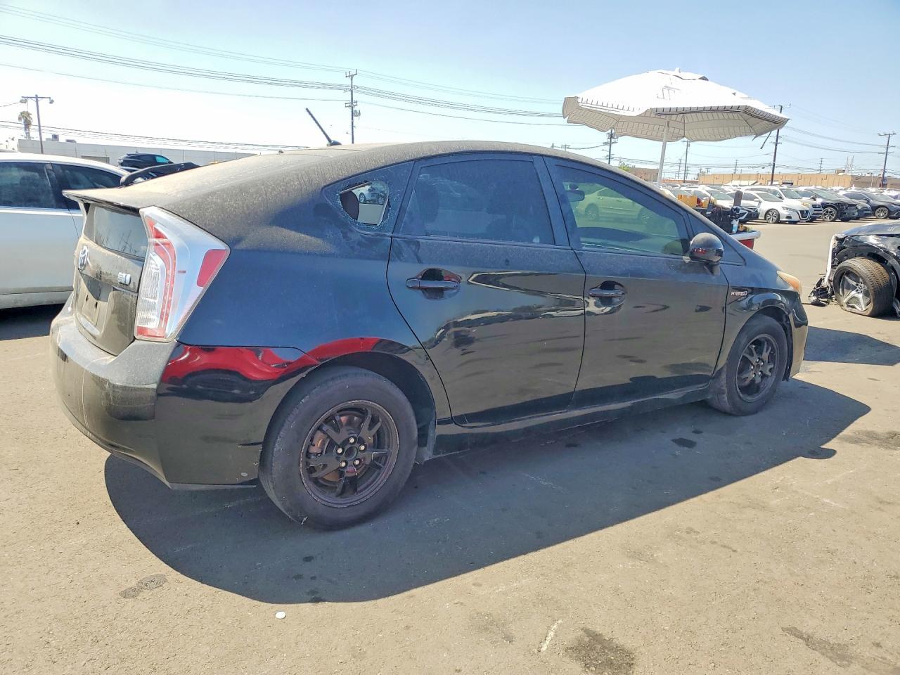 2015 Toyota Prius Two - Фото 3