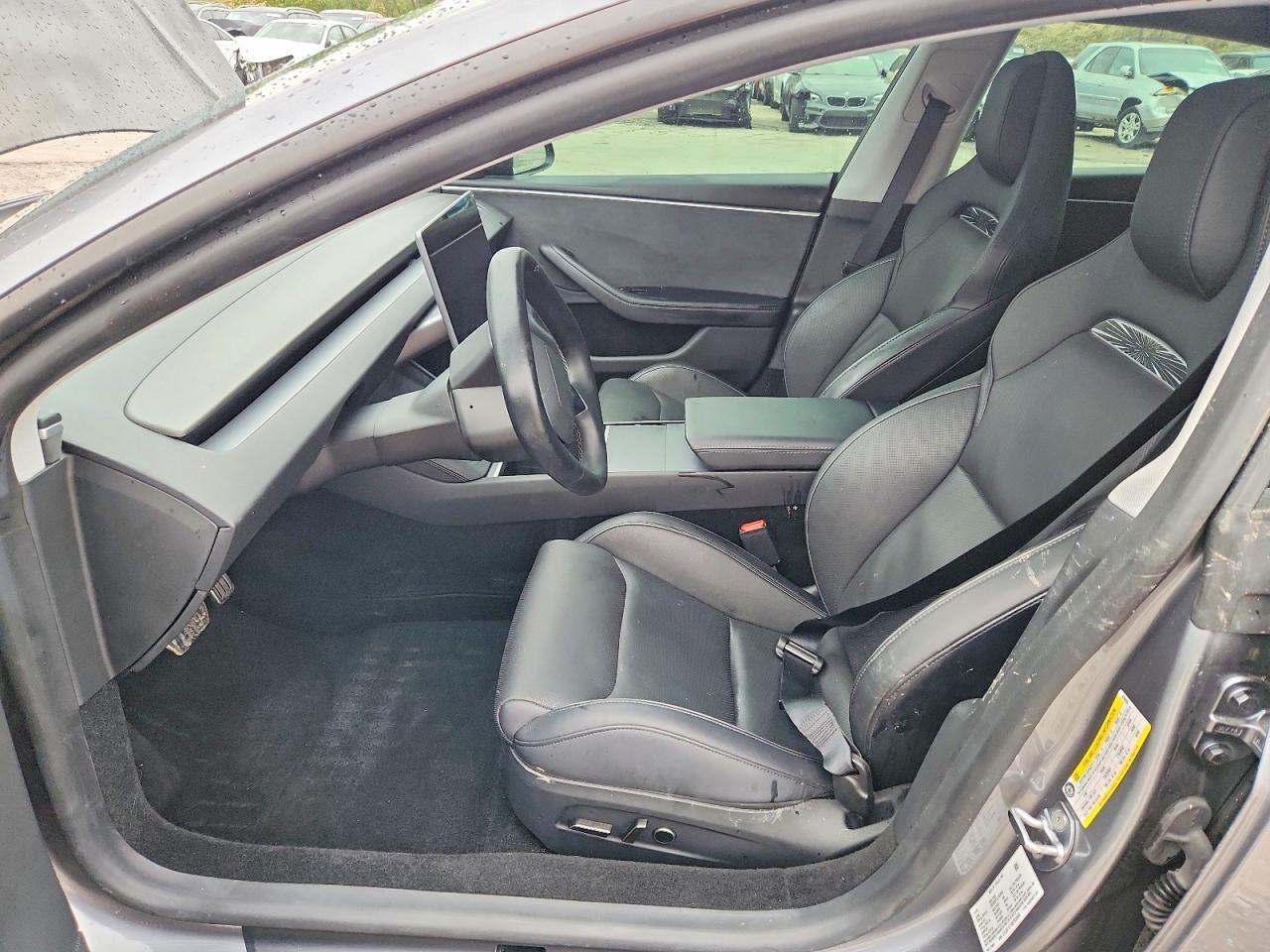 2025 Tesla Model 3 - Image 7