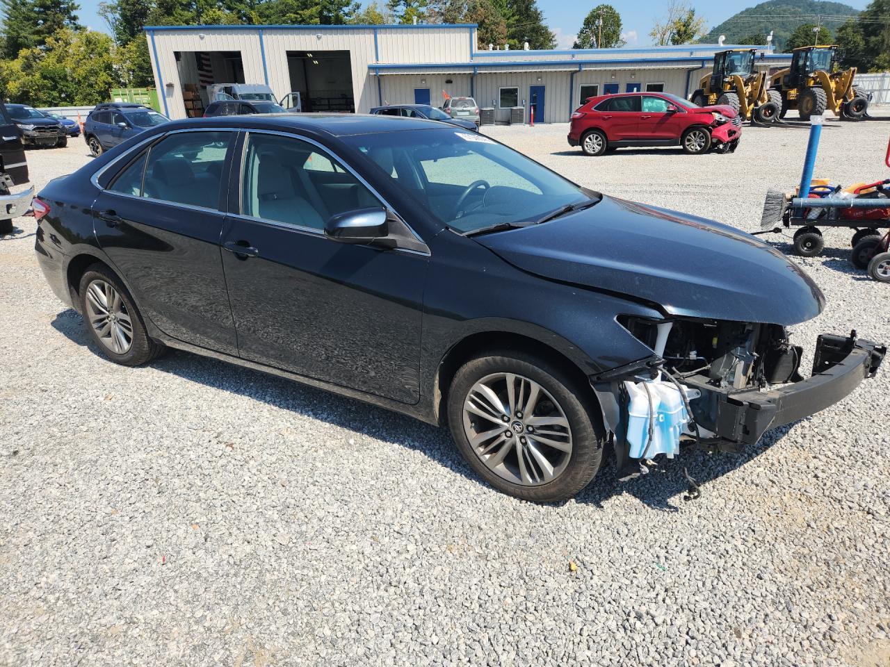 2016 Toyota Camry Se - Фото 4