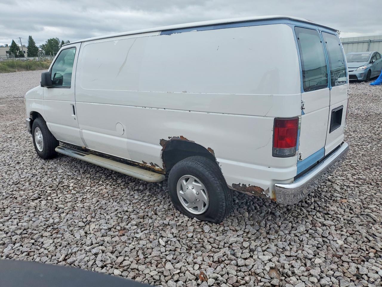 2011 Ford E250 Delivery Van - Image 2