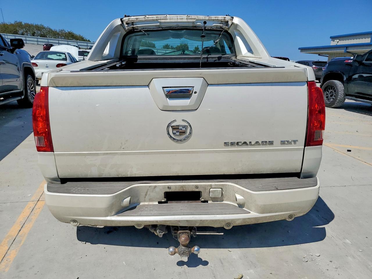 2003 Cadillac Escalade Ext - Image 6