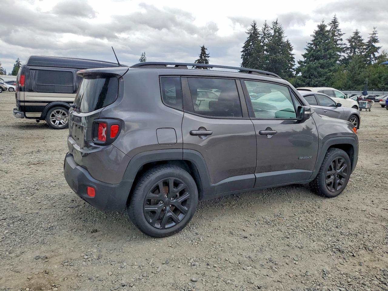 2017 Jeep Renegade Latitude - Фото 3