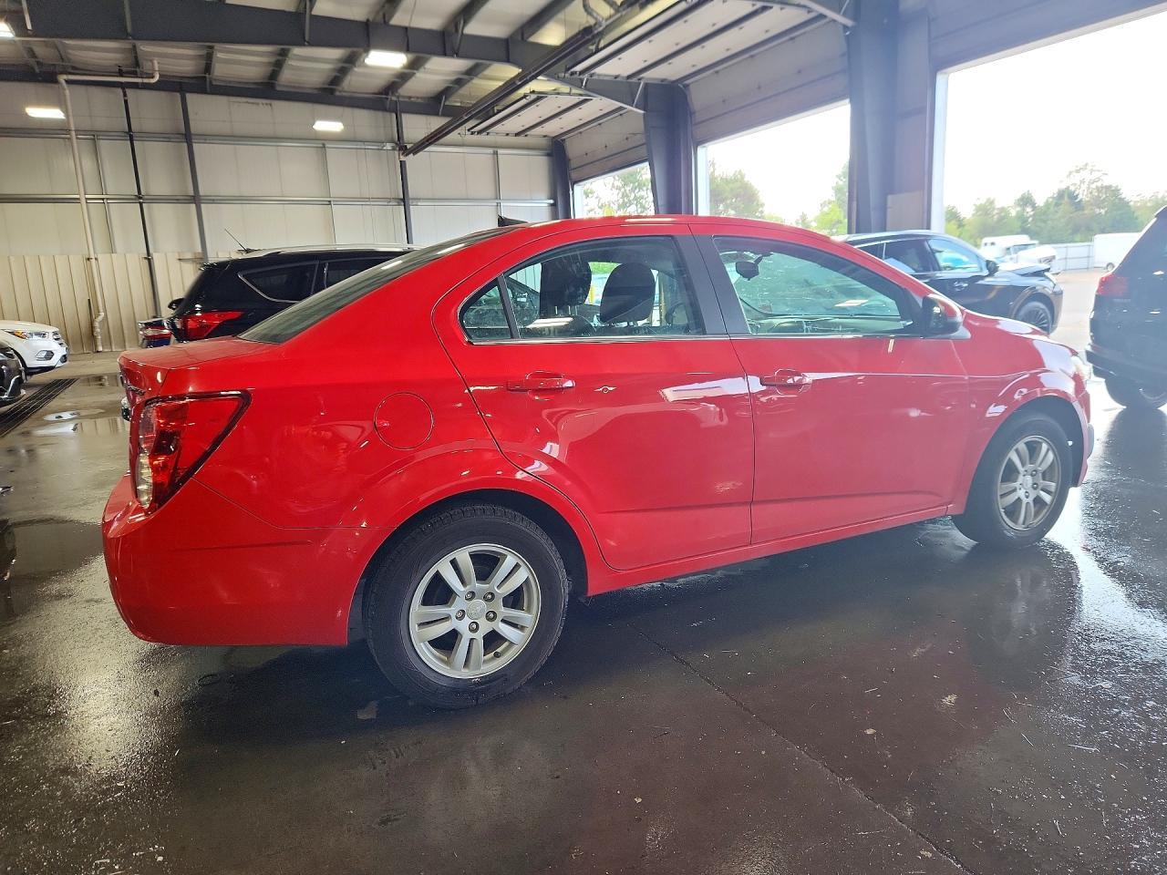 2014 Chevrolet Sonic Lt - Фото 3