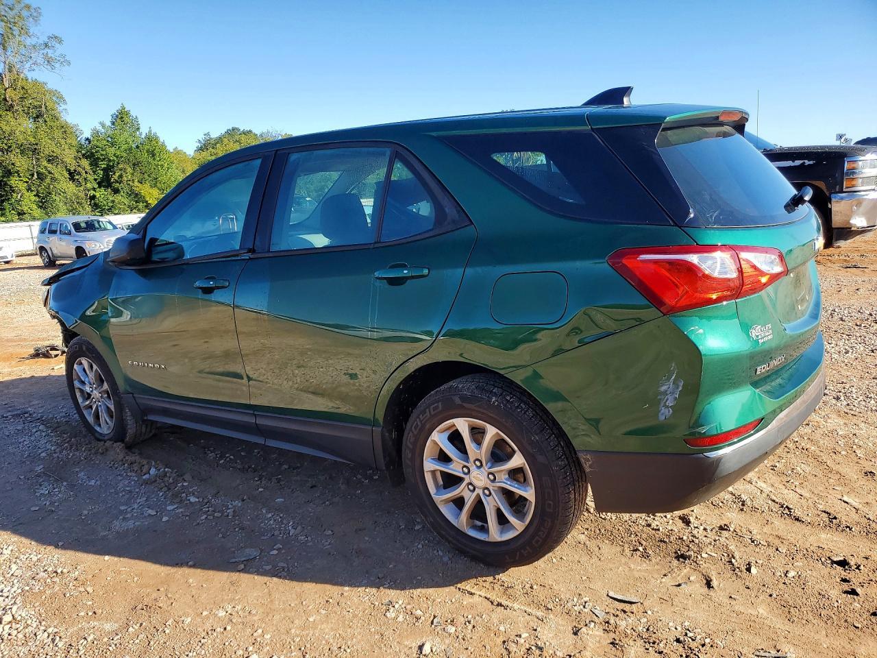 2018 Chevrolet Equinox Ls - Image 2