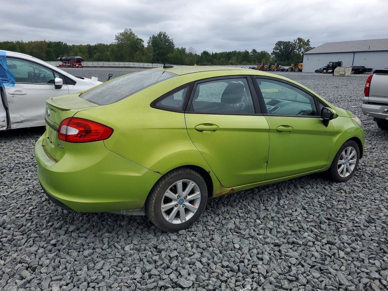 2011 Ford Fiesta Se - Фото 3