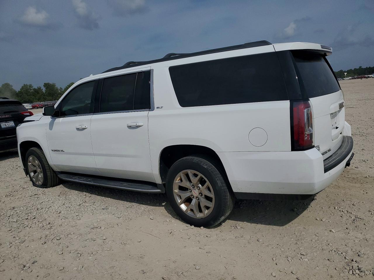 2019 GMC Yukon Xl C1500 Slt - Фото 2