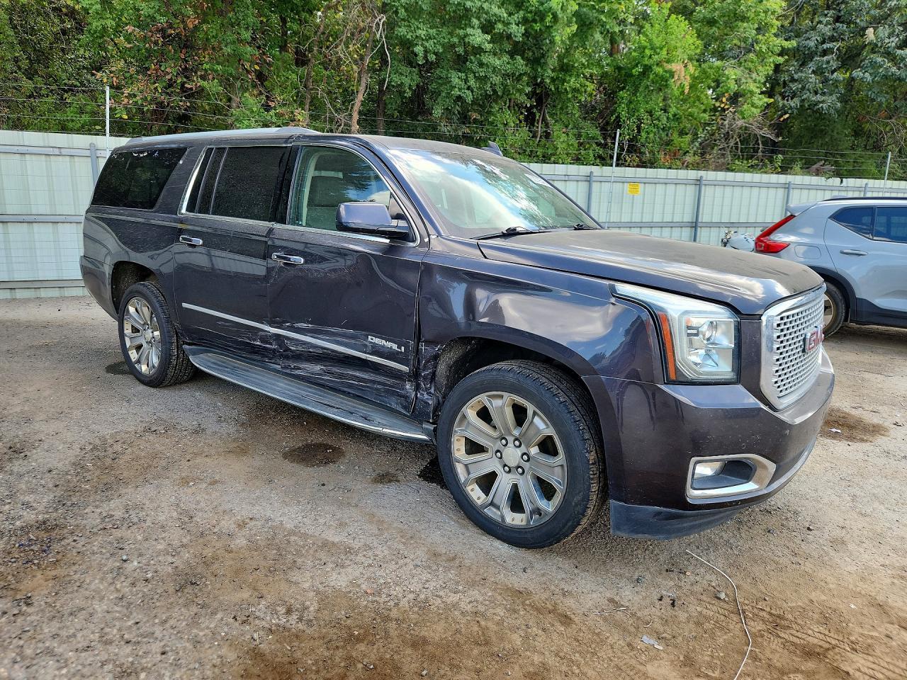2017 GMC Yukon Xl Denali - Image 4