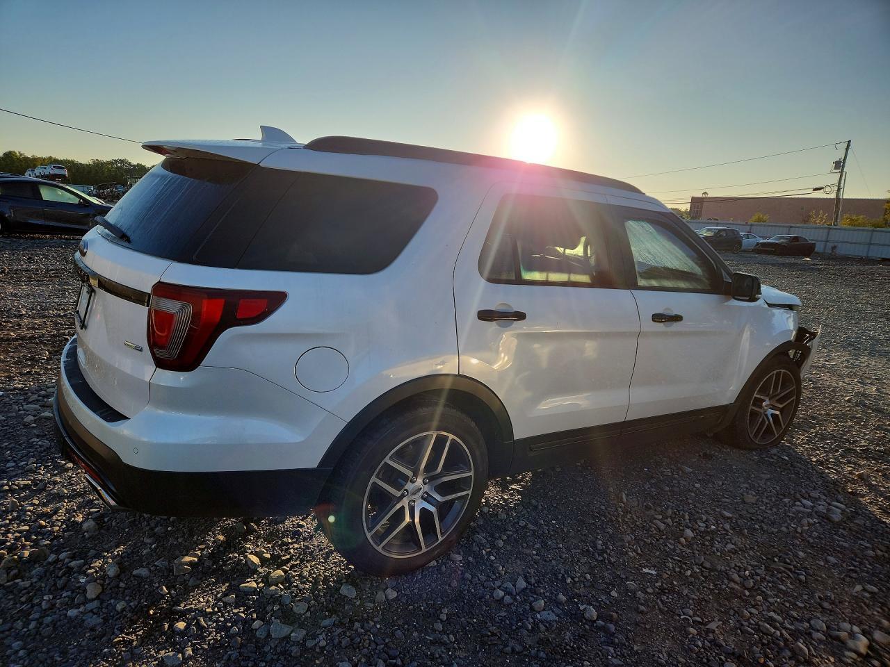 2017 Ford Explorer Sport - Фото 3