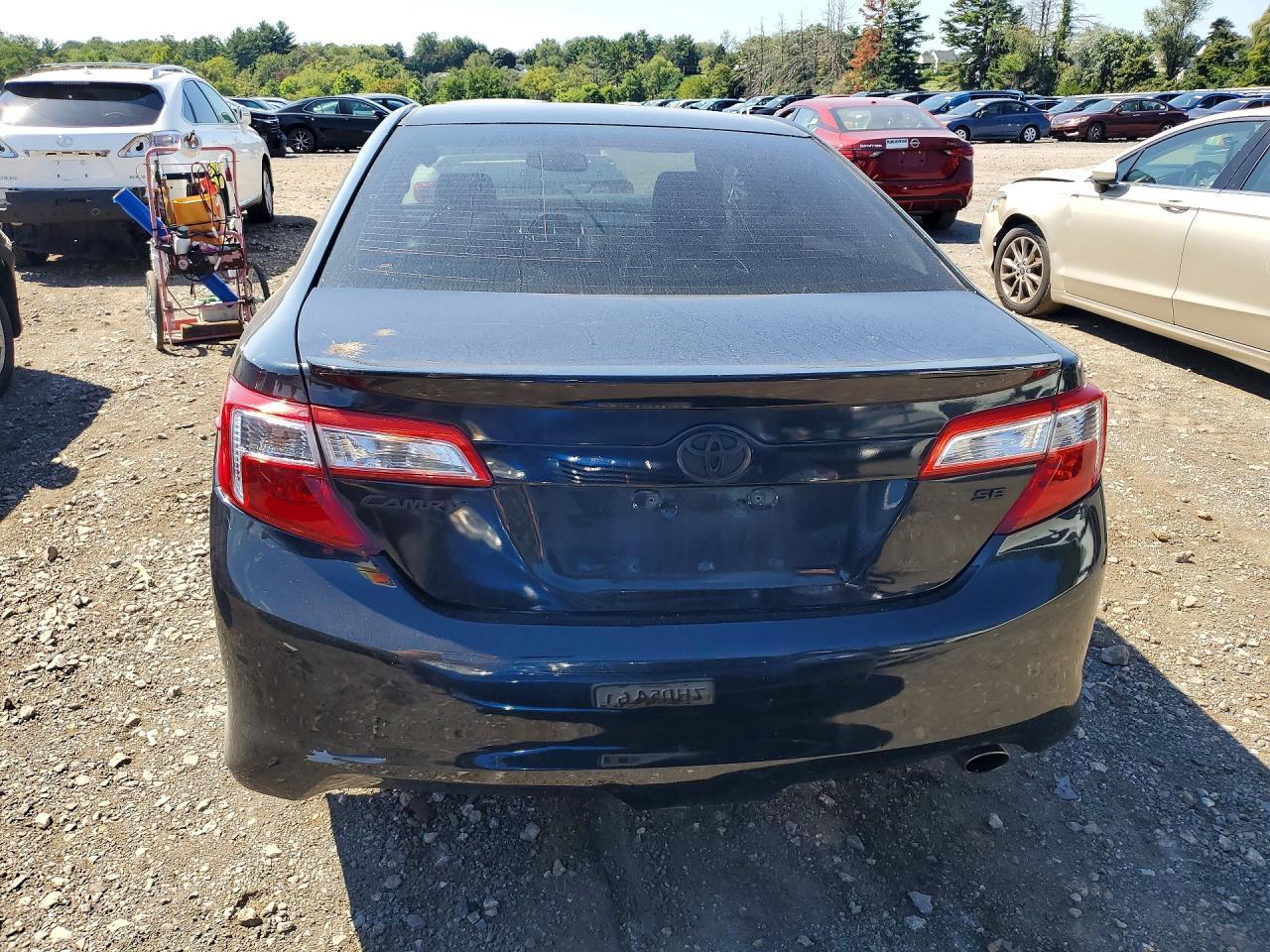 2012 Toyota Camry Se - Image 6