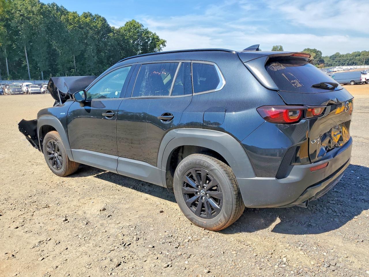 2025 Mazda Cx-50 Premium - Image 2