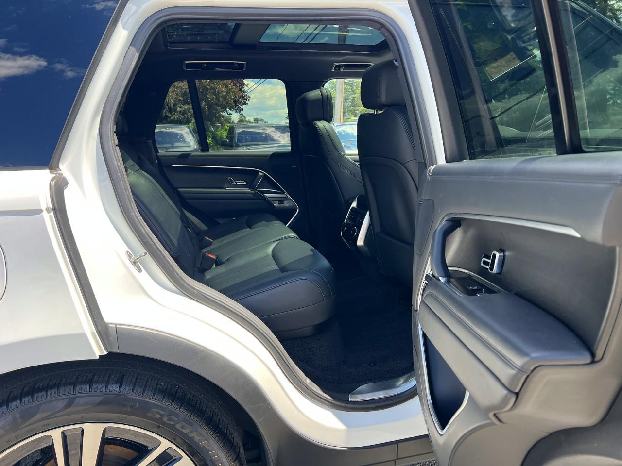2023 Land Rover Range Rover Se - Image 6