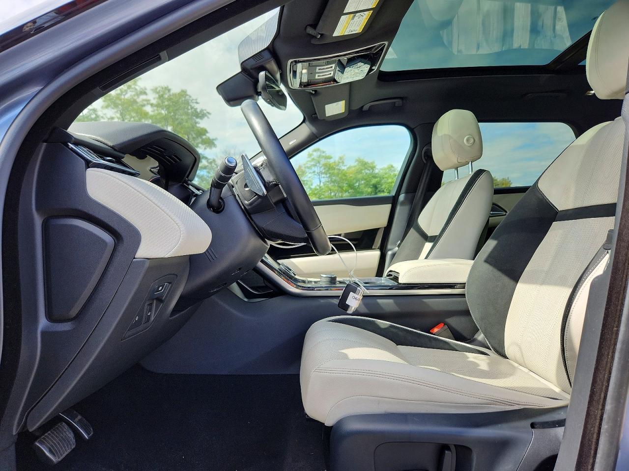 2019 Land Rover Range Rover Velar R-Dynamic Se - Image 7