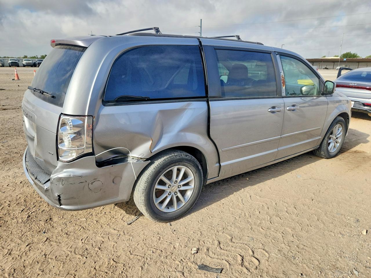 2015 Dodge Grand Caravan Sxt - Image 3