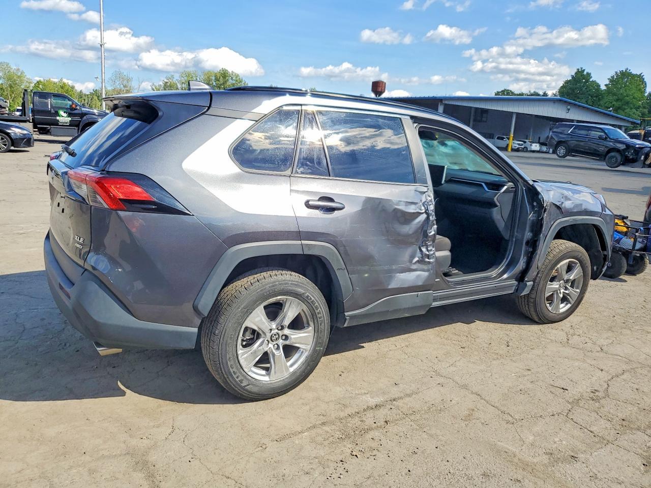 2023 Toyota Rav4 Xle - Фото 3