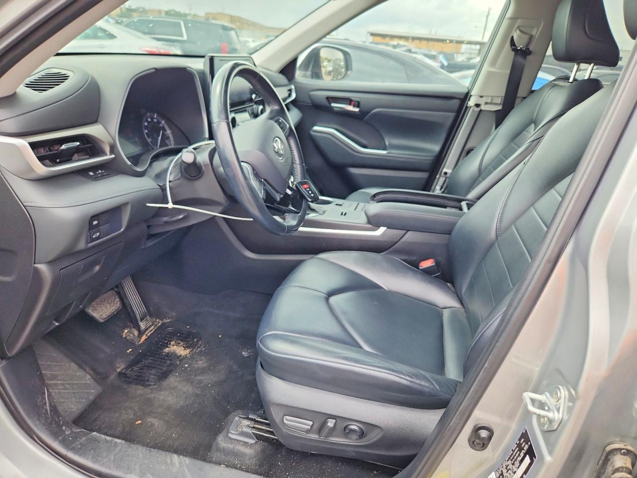 2021 Toyota Highlander Xle - Image 7