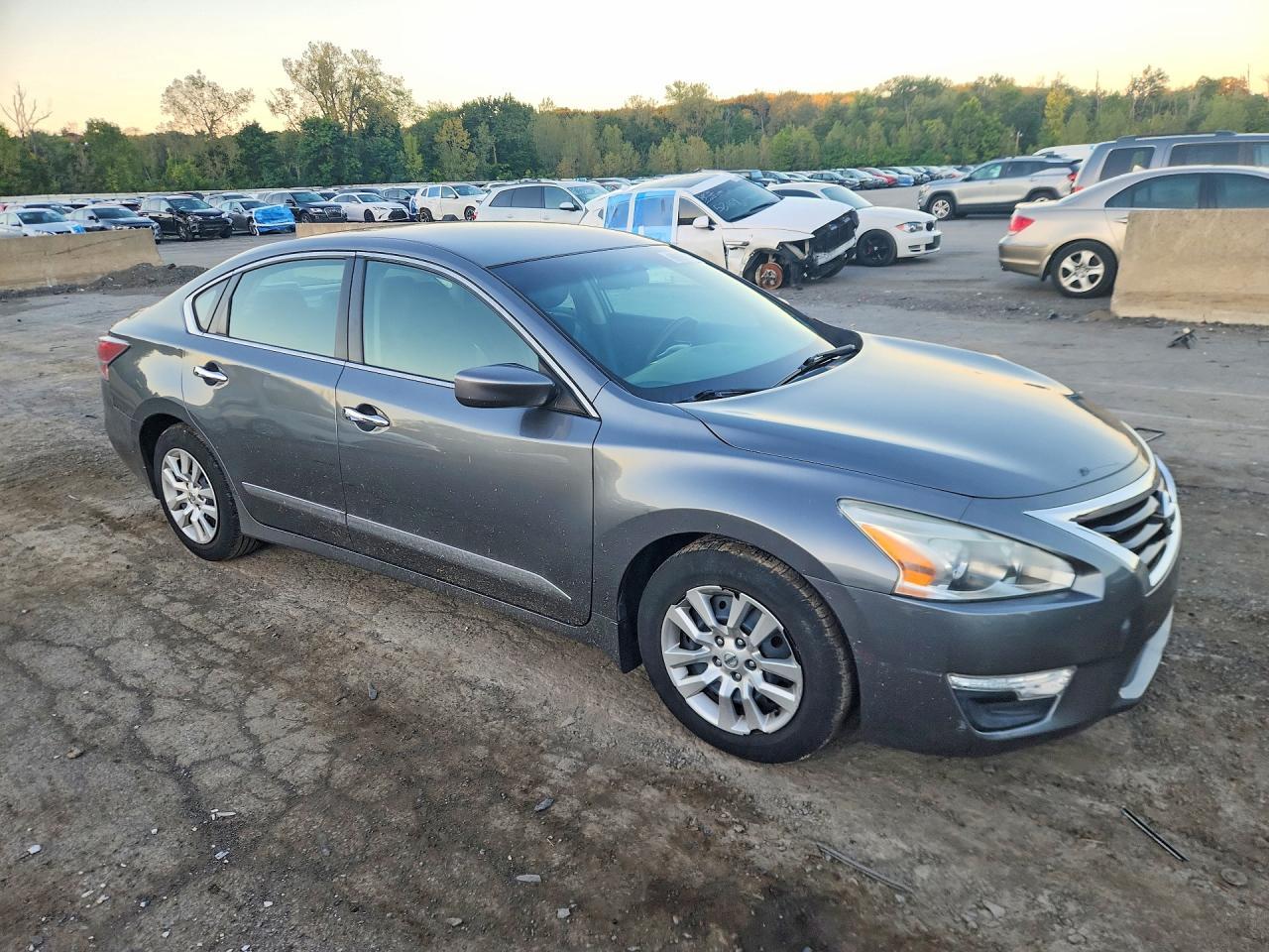 2015 Nissan Altima 2.5 S - Фото 4