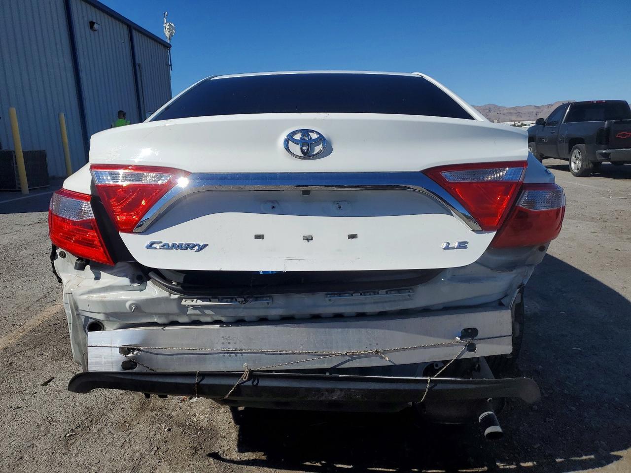 2016 Toyota Camry Le - Фото 6