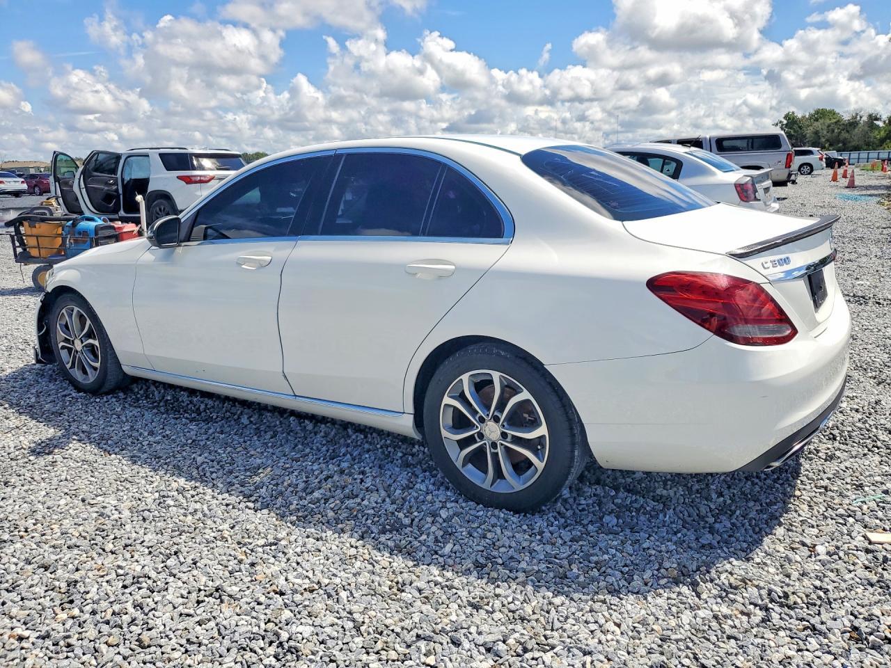 2017 Mercedes-Benz C 300 - Фото 2