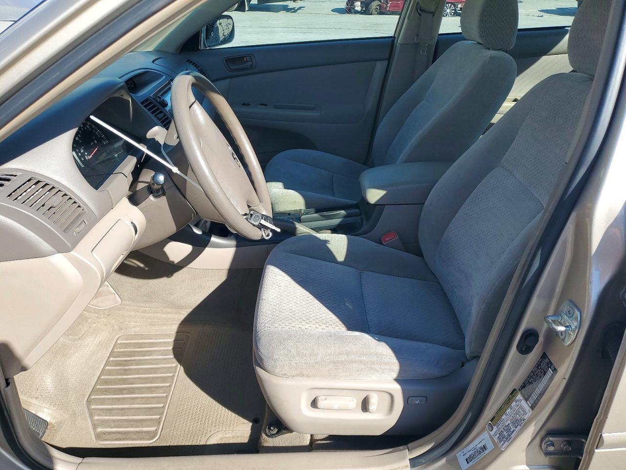 2004 Toyota Camry Le - Image 7