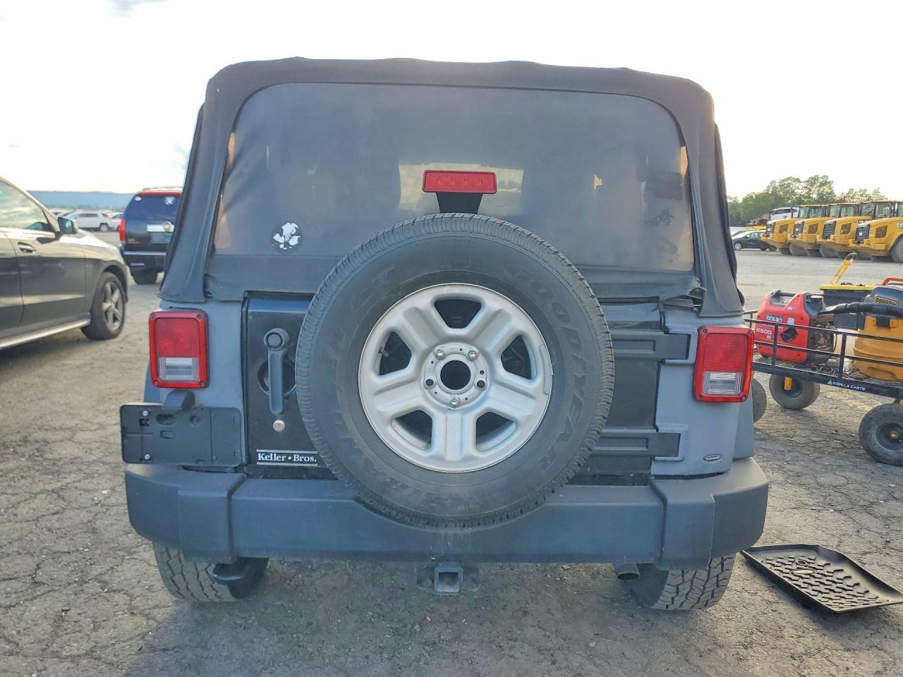 2013 Jeep Wrangler Sport - Фото 6