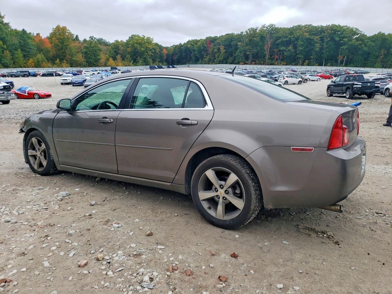 2011 Chevrolet Malibu 1Lt - Image 2