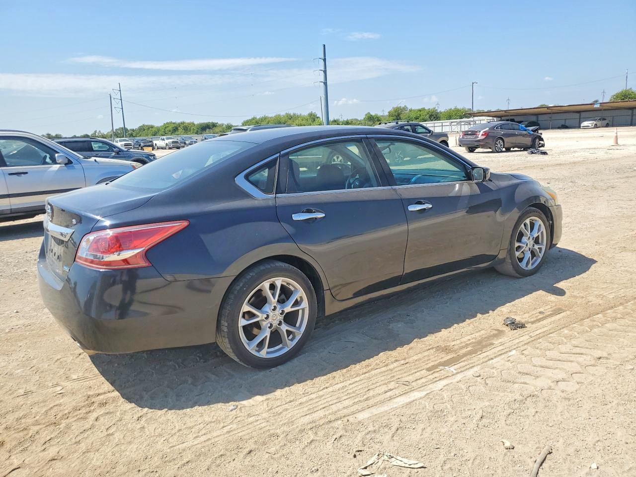 2013 Nissan Altima 2.5 - Image 3