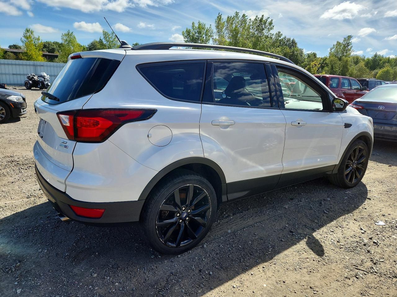 2019 Ford Escape Se - Фото 3