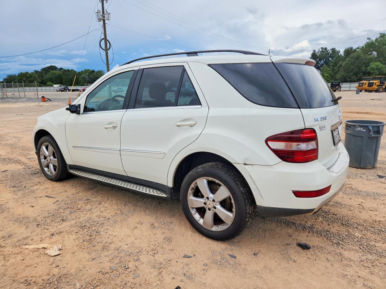 2010 Mercedes-Benz Ml 350 4Matic - Image 2
